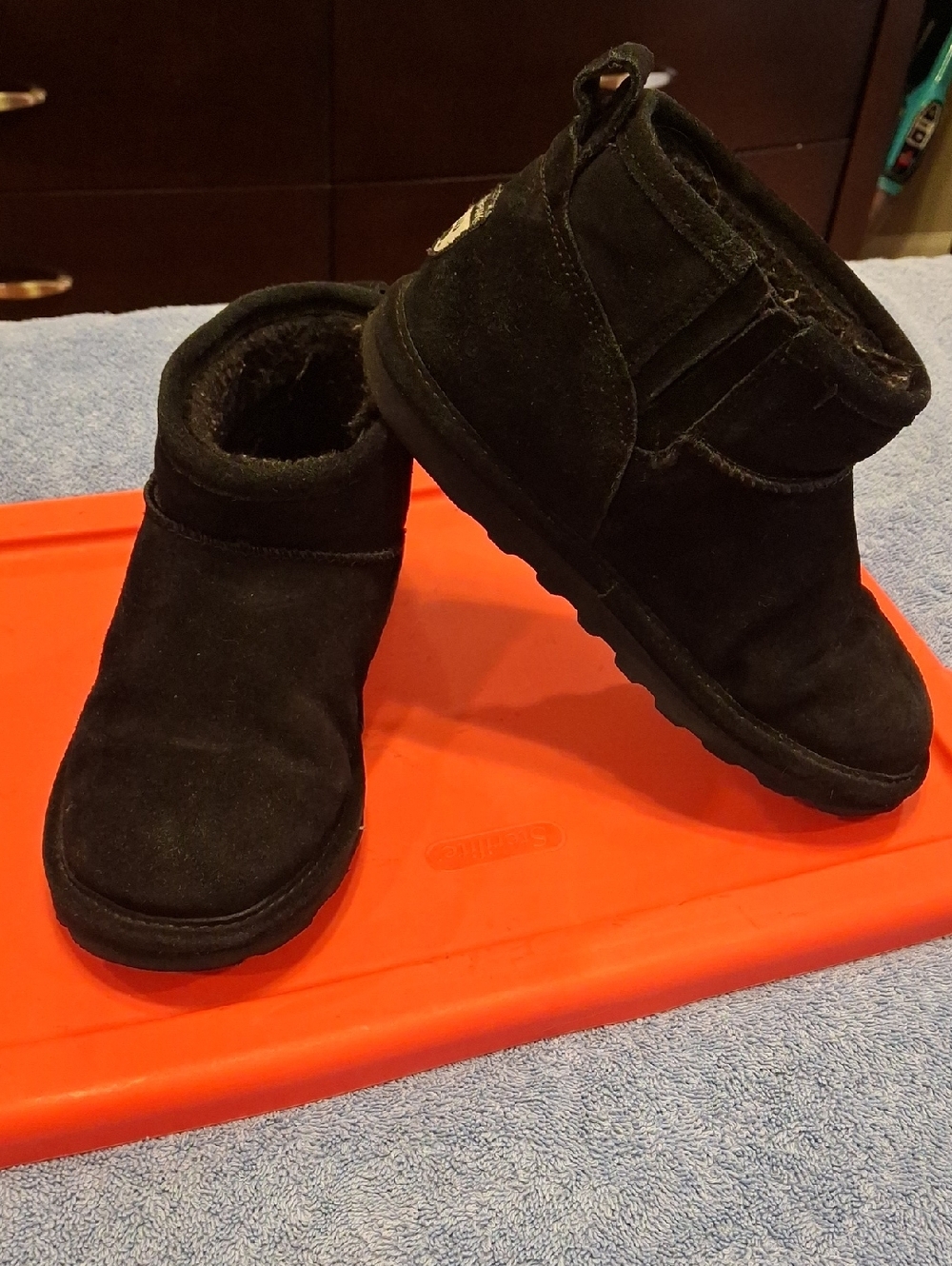 Bearpaw Booties. Size 4